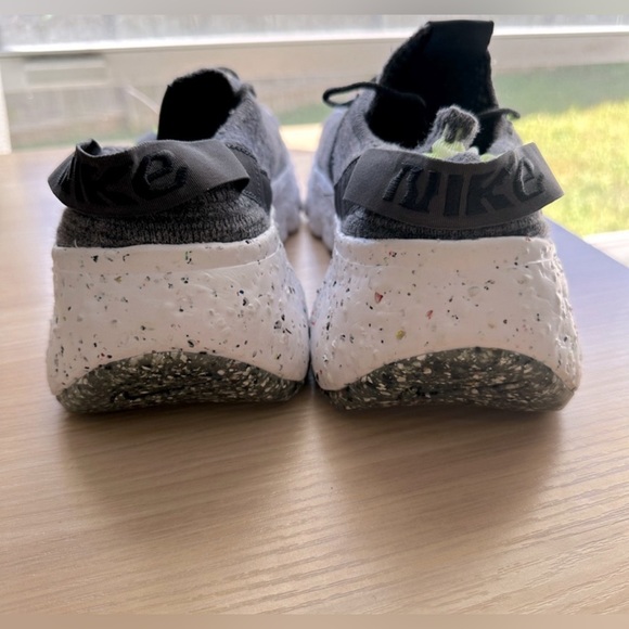 NIKE SPACE HIPPIE - Picture 6 of 7